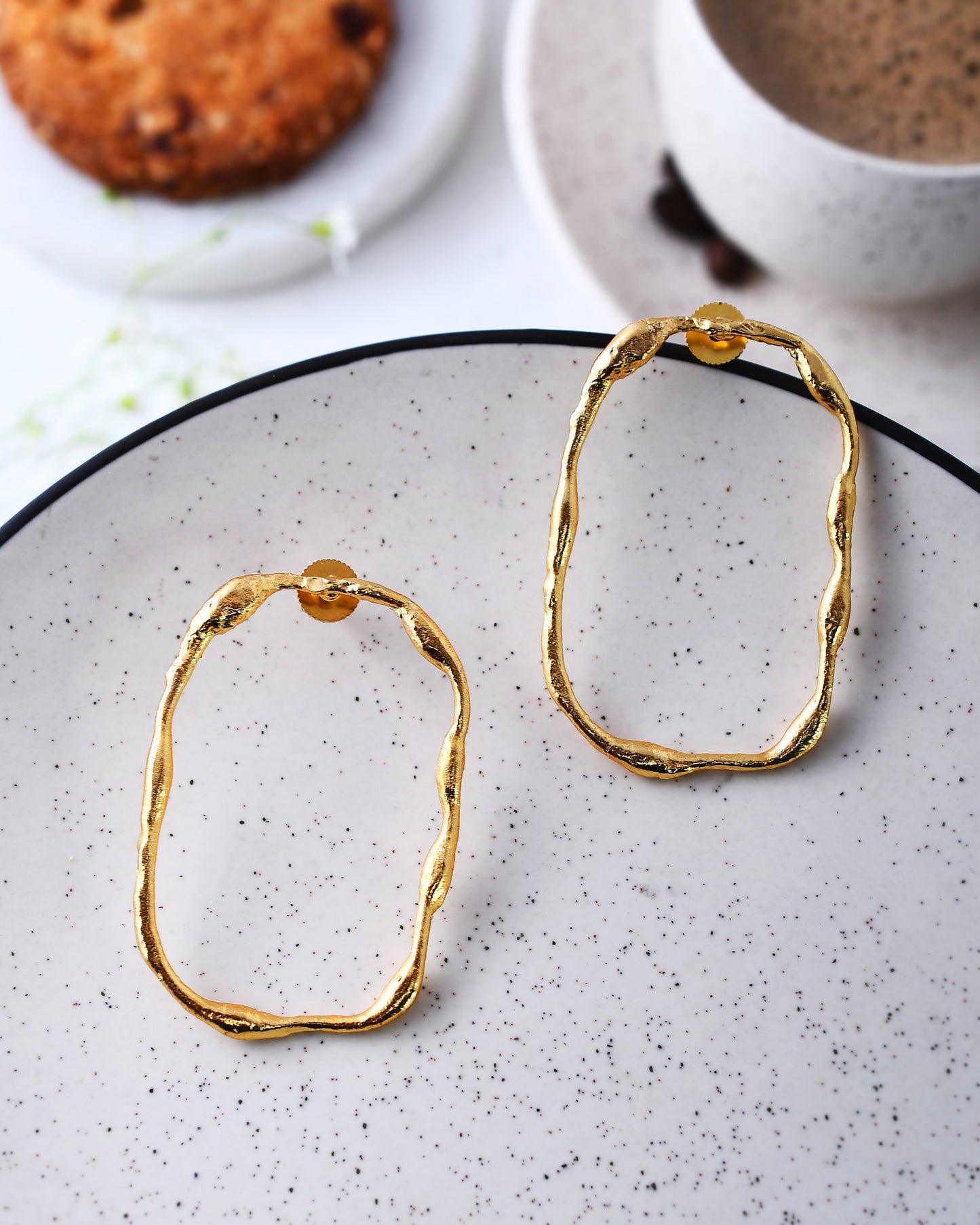 DAWN OVAL EARRINGS