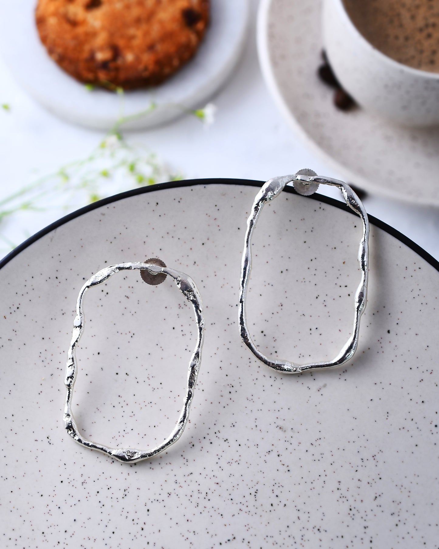 DAWN OVAL EARRINGS