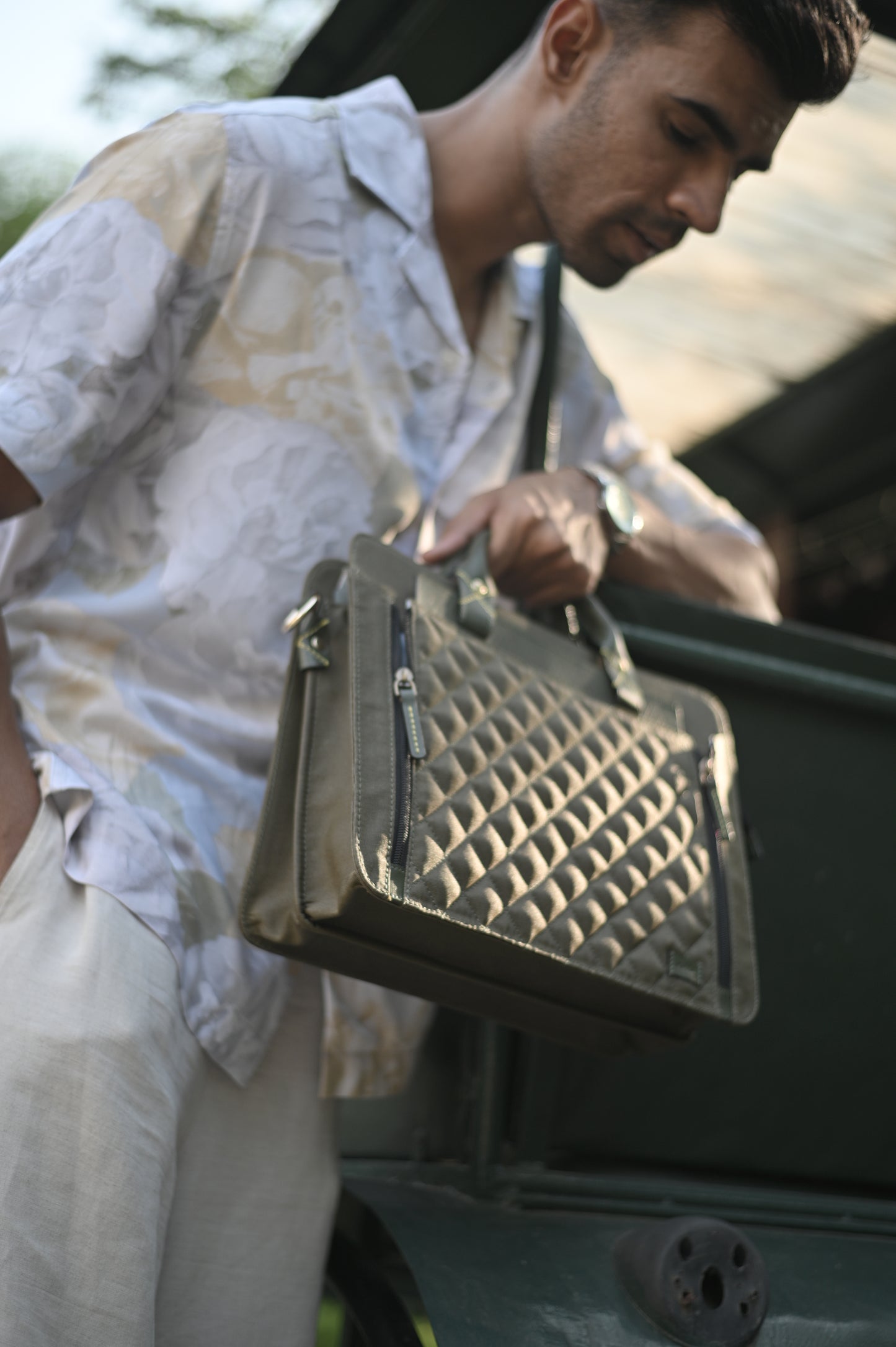 ECRU CRISS CROSS LAPTOP 13"