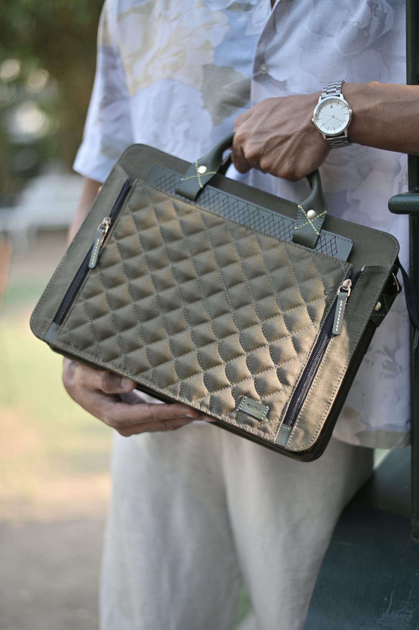 ECRU CRISS CROSS LAPTOP 15