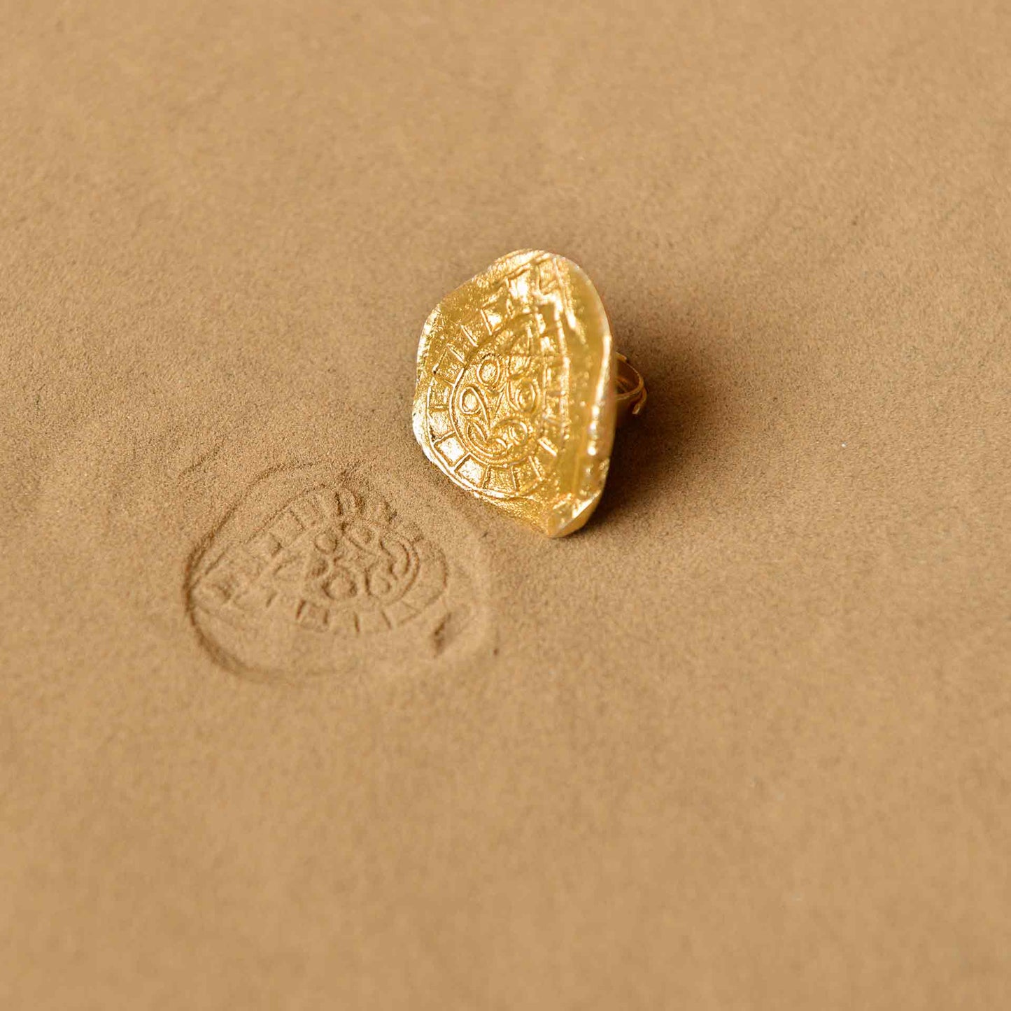 FOSSIL RING 4