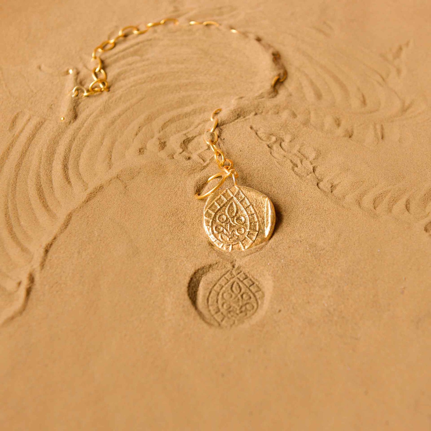 FOSSIL SHACKLE BRACELET