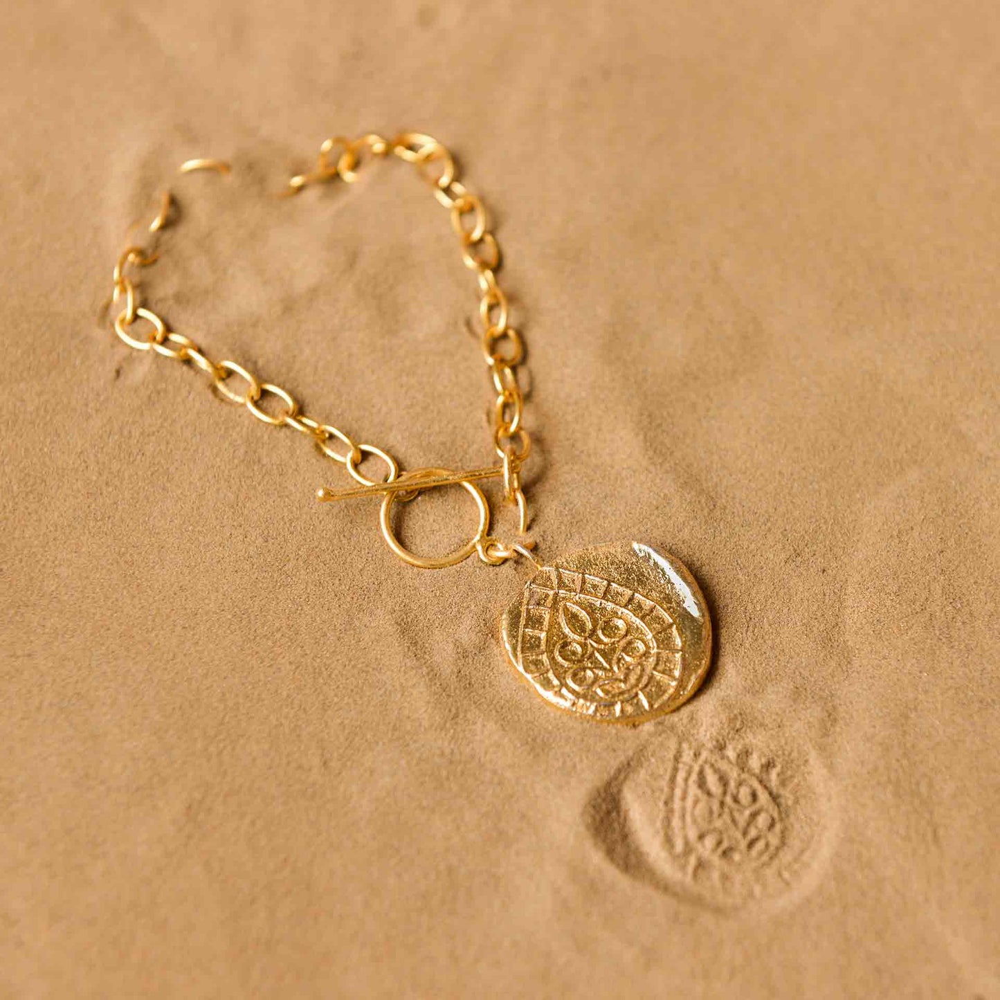 FOSSIL SHACKLE BRACELET