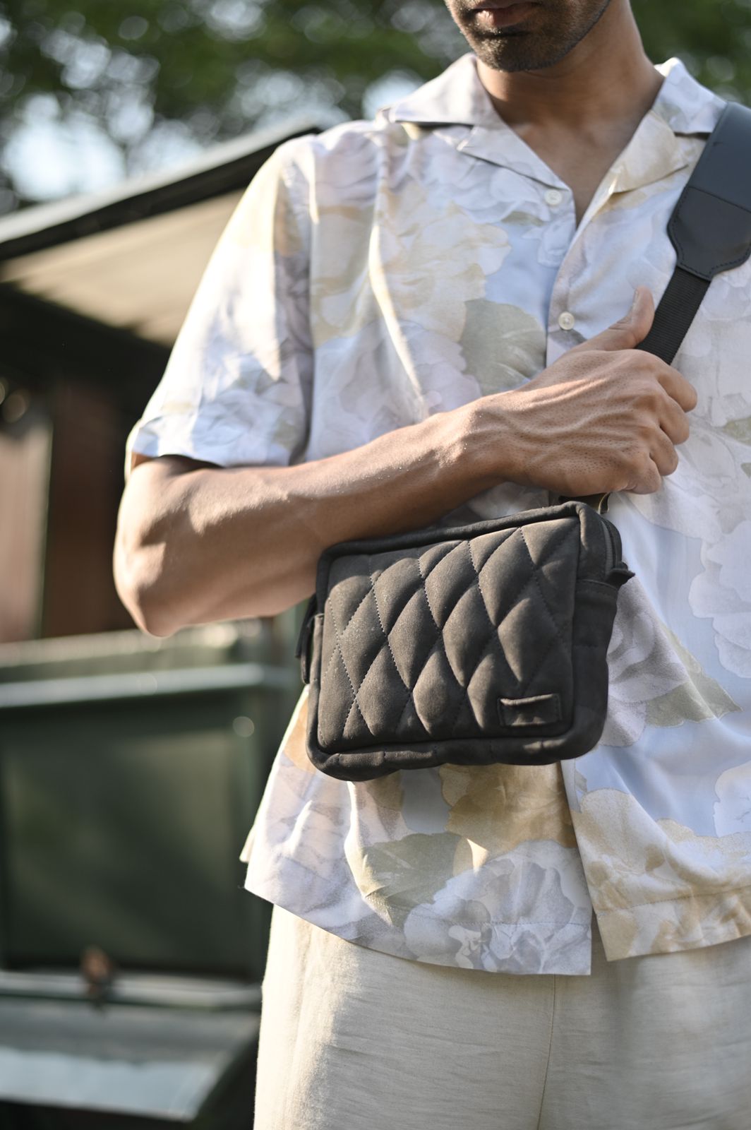 TESSELLATED CANDY SLING