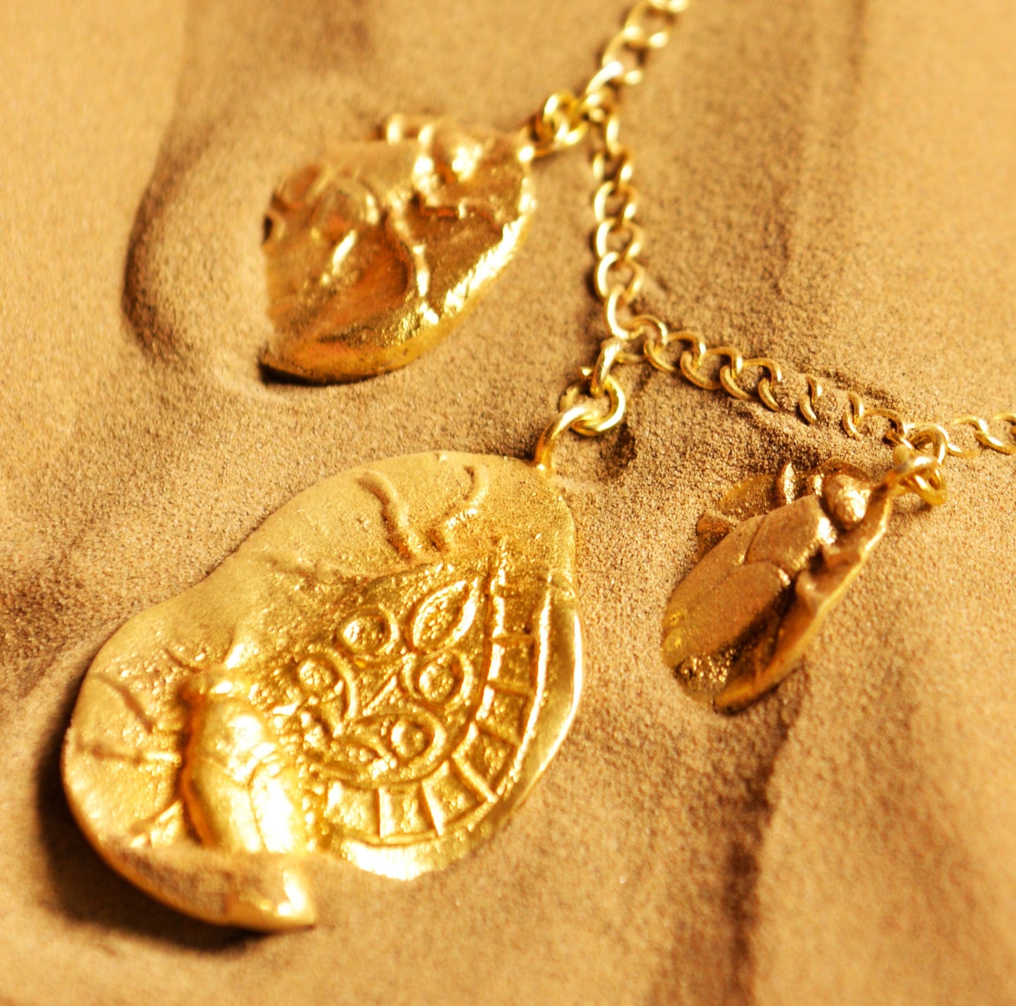FOSSIL CHARM 1